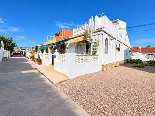 Casa  Avenida deva 1. Bungalow de 2 habitaciones en el chaparral
