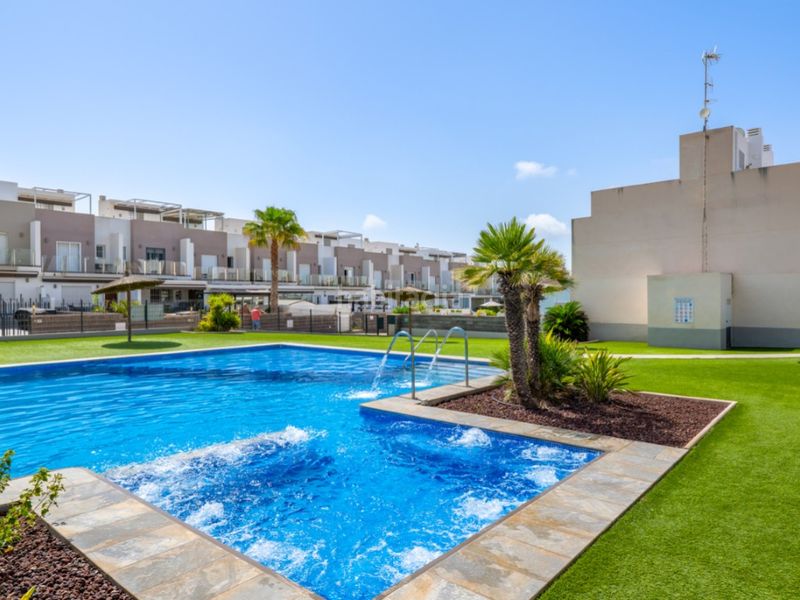 Foto 6e60ab33-e85a-48b1-9215-9d0bc92fd979. Casa amb aparcament piscina a Parque Acuático - Sector 25 Torrevieja