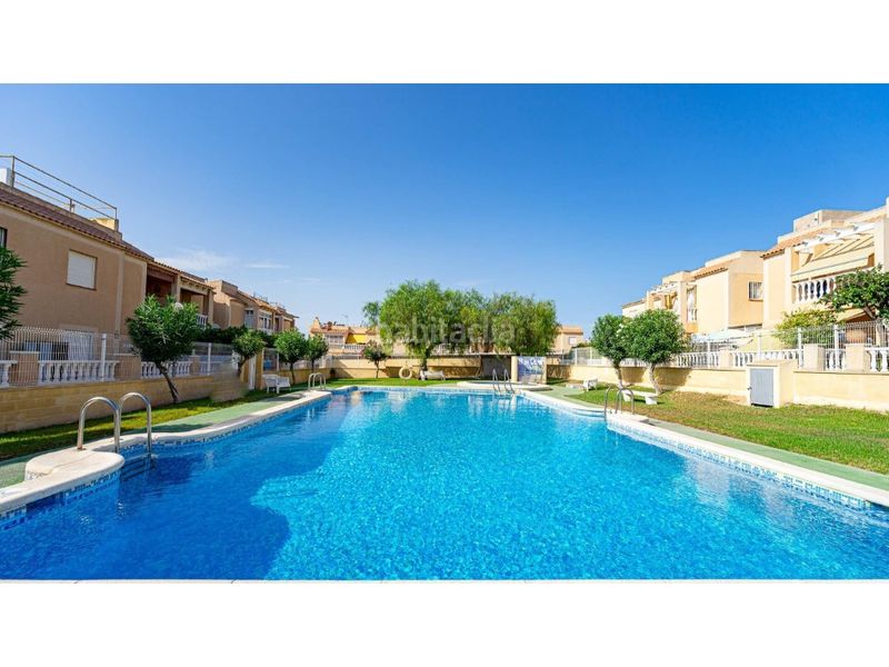 Foto a8d18447-c78d-4b09-a5b4-6badbb2e9bb9. Casa amb piscina a Aguas Nuevas Torrevieja