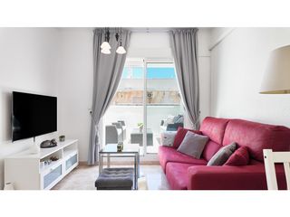Apartament  Calle san julian. Apartamento renovado de forma moderna con piscina común en parqu