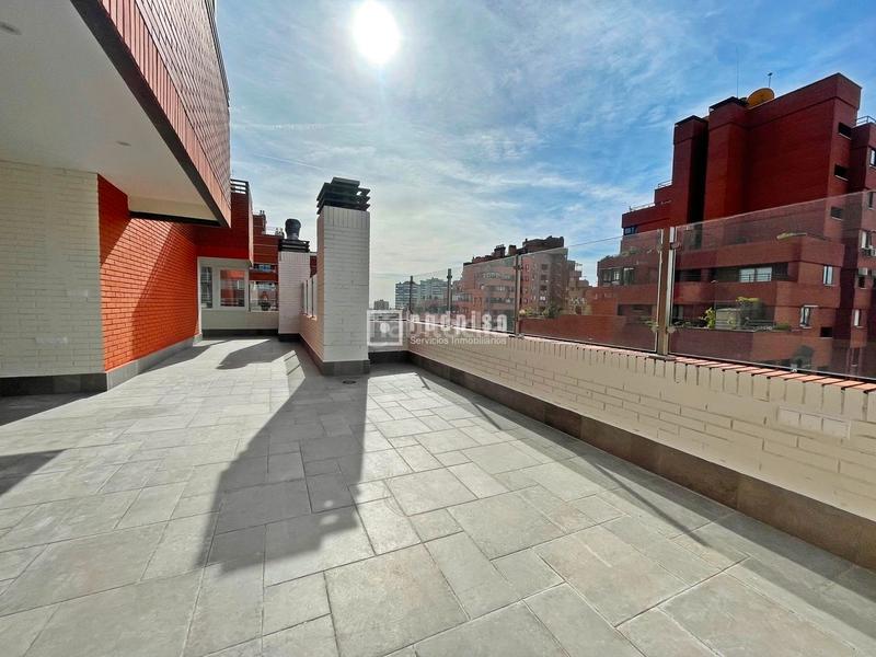 Foto d4ed0124-a580-48e3-a682-997fd5cfbf6b. Affitto attico con riscaldamento parcheggio piscina in Madrid