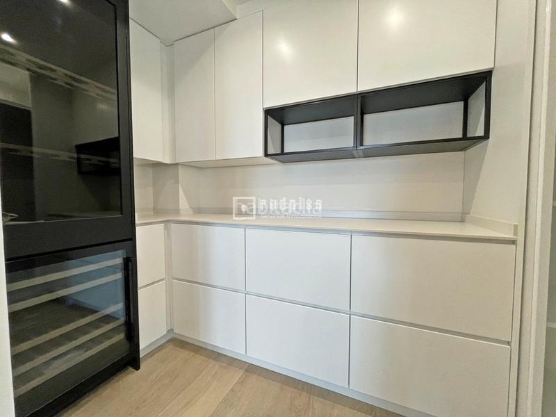 Foto 88bfd5b6-cb7b-4988-8a42-01c4c53c0c6c. Miete dachwohnung mit heizung parking pool in Castilla Madrid