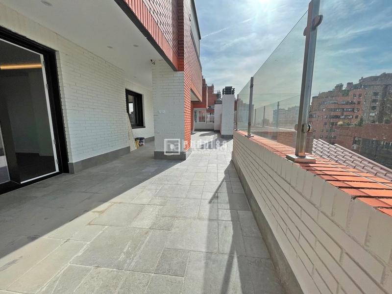 Foto 963f3b5b-f101-42a5-91d5-7485c2c43182. Miete dachwohnung mit heizung parking pool in Castilla Madrid