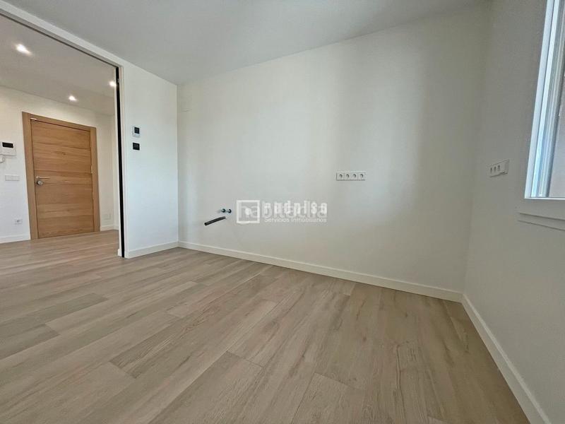 Foto 09e46680-e8d0-44e5-b2cd-e2f4fd81a017. Rent penthouse with heating parking pool in Castilla Madrid