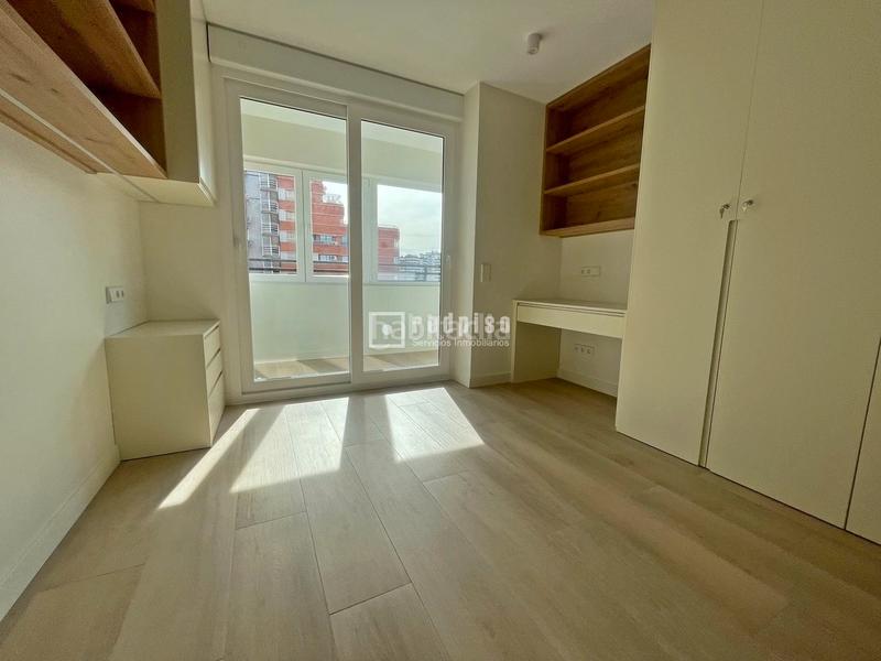 Foto 0c218280-8f01-4da8-a744-0e32f97e8930. Rent penthouse with heating parking pool in Castilla Madrid