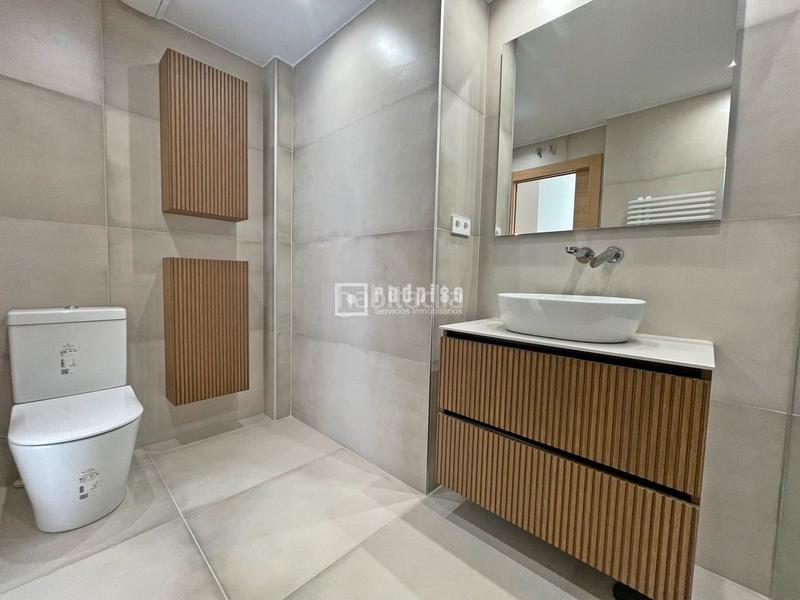 Foto 16dcf4ba-482c-49f9-a74d-f341c5bd831f. Rent penthouse with heating parking pool in Castilla Madrid