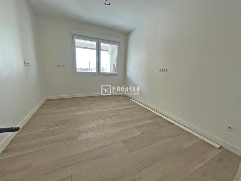 Foto 26b247f4-a79c-4bbb-9ab1-b3e112443b39. Rent penthouse with heating parking pool in Castilla Madrid