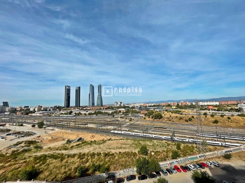 Foto 2e38650c-2c2b-48bf-97d4-81170fdea37b. Rent penthouse with heating parking pool in Castilla Madrid