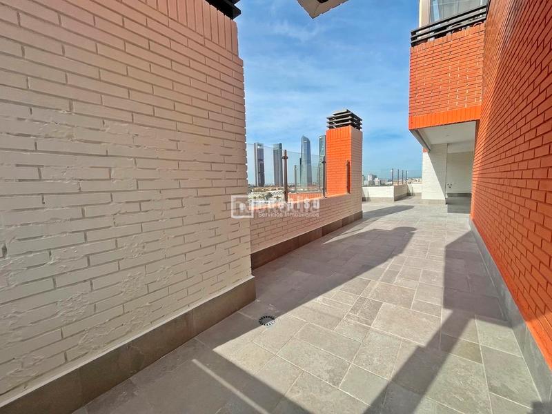 Foto 5e51d74a-98bc-4910-8824-bd4fae324934. Rent penthouse with heating parking pool in Castilla Madrid