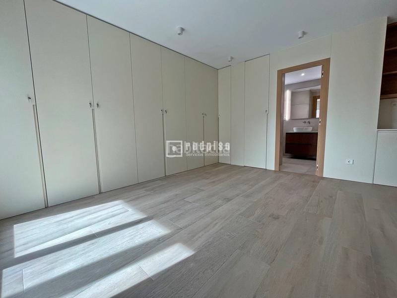 Foto 891da4f6-208e-497e-9017-772ec63de324. Rent penthouse with heating parking pool in Castilla Madrid