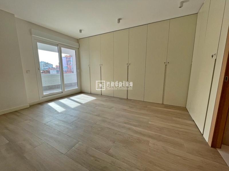 Foto 96adc24e-9314-4fb1-85b6-49d379b61e3d. Rent penthouse with heating parking pool in Castilla Madrid