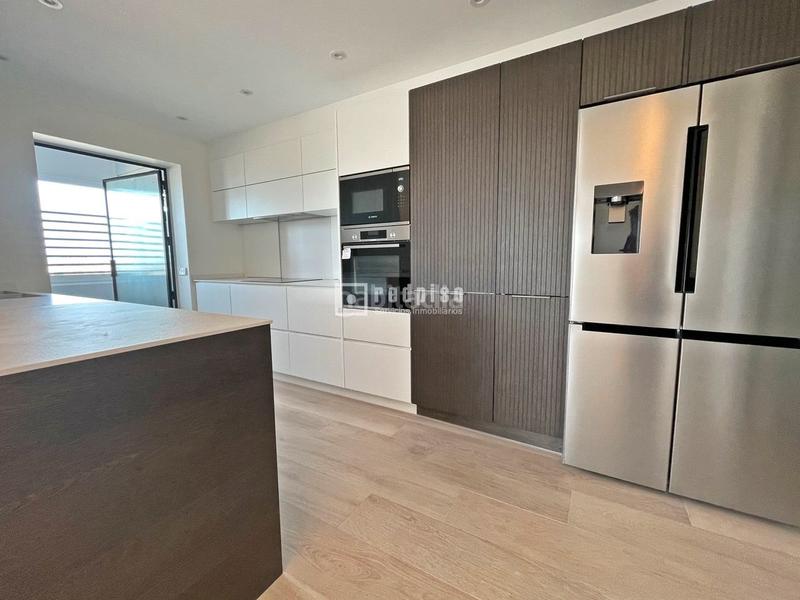 Foto a951866d-73e2-4870-a3d8-119d295f9613. Rent penthouse with heating parking pool in Castilla Madrid