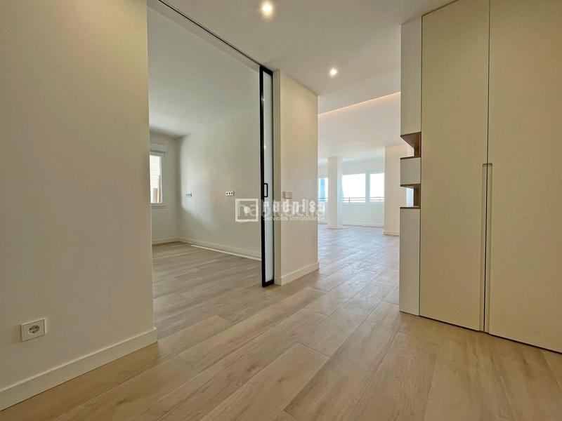 Foto e6edee0d-cb39-4179-abe9-4c2bbd4f6107. Rent penthouse with heating parking pool in Castilla Madrid