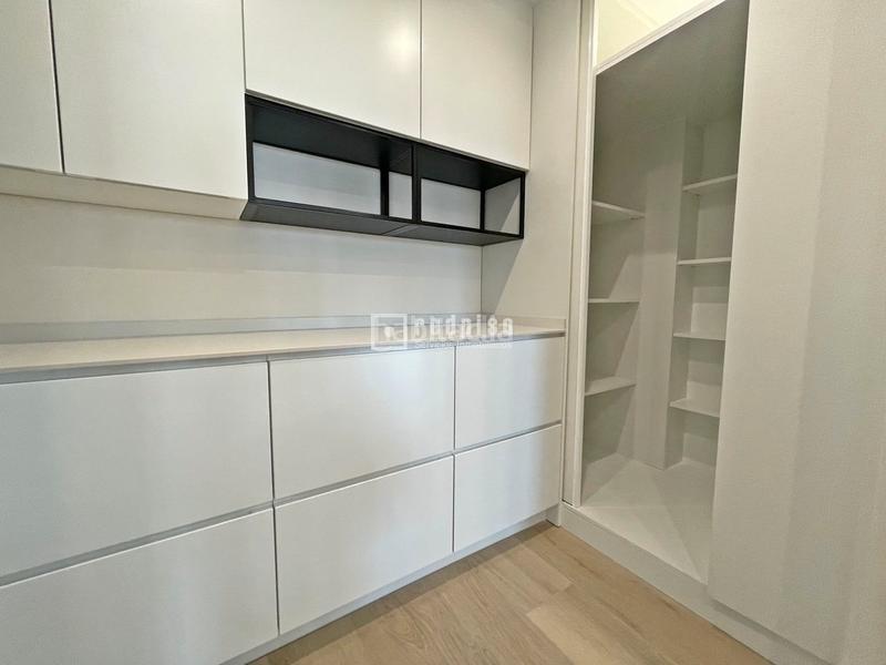 Foto e9d1660d-3e6b-466c-ba90-ed021386b042. Rent penthouse with heating parking pool in Castilla Madrid