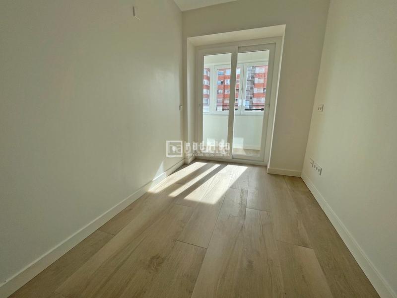 Foto eb9d18d2-516a-4639-b584-66ffeb77f35f. Rent penthouse with heating parking pool in Castilla Madrid