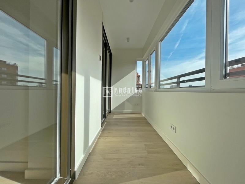 Foto f10ed7da-c74c-4cbb-9571-bfc9407c171a. Rent penthouse with heating parking pool in Castilla Madrid