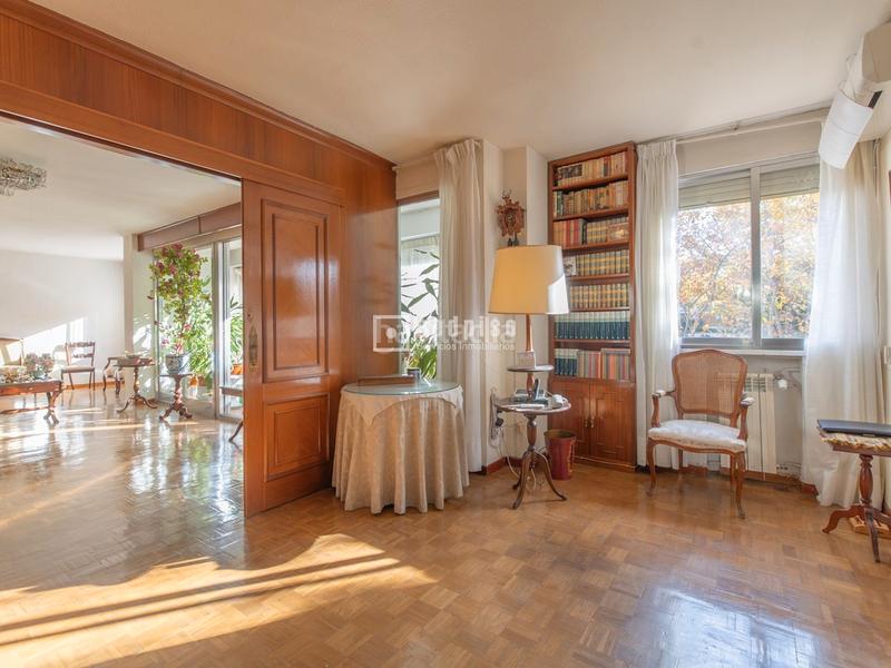 Foto 77b28883-5a23-470c-9be5-7594a0ff56e7. Pis amb calefacció aparcament a Costillares Madrid