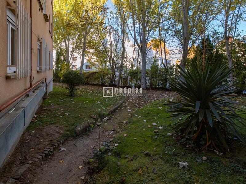 Foto d9de1bff-ce38-4b74-97d9-54c14d76c7ef. Pis amb calefacció aparcament a Costillares Madrid