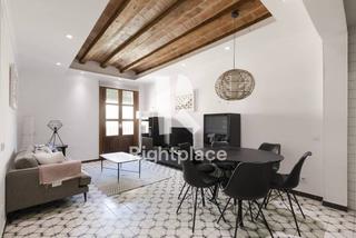 Location Appartement à Gòtic. Luminoso y amplio apartamento que consta de salóncomedor con acc