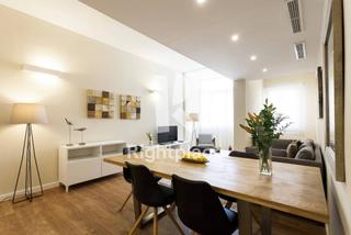 Location Appartement à Barri de les Corts. Amplio, moderno y luminoso apartamento equipado con suelos de pa
