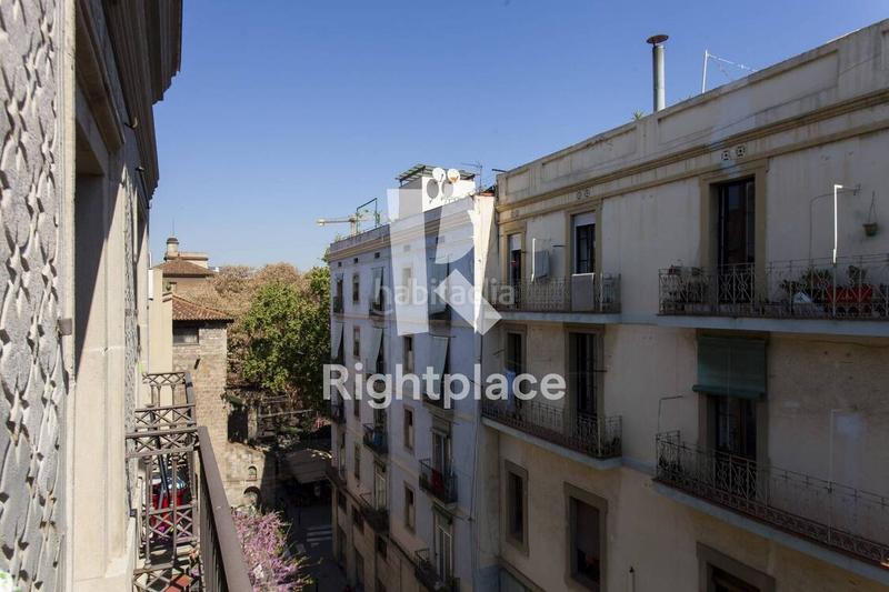 Foto d3b9e426-94aa-416e-9443-47820f30264e. Alquiler estudio les arts studio a es un estudio encantador, idealmente ubicado en el centro , al lado de las ramblas, y el mítico merc en Barcelona