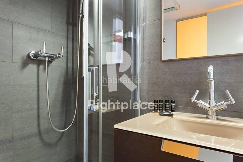 Foto 2334a78d-3a86-44bd-9526-e02c8c765693. Location studio avec chauffage dans Raval Barcelona