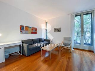 Lloguer Apartament a LAntiga Esquerra de lEixample. Luminoso apartamento que consta de salncomedor con sofcama dob