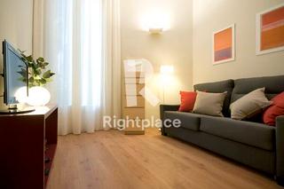 Lloguer Apartament a La Nova Esquerra de lEixample. Luminoso y acogedor apartamento que consta de salncomedor con a
