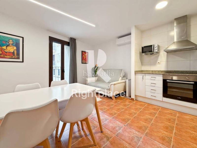 Foto 14509eba-ee37-45aa-9657-33c0323f3289. Alquiler piso en Sants Barcelona