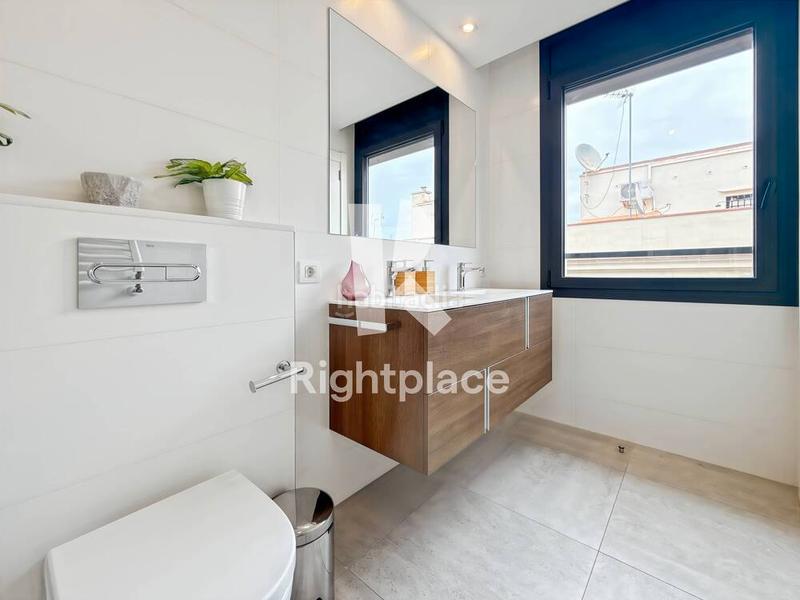 Foto 58e1abf3-6a5b-4874-b964-46dbf6648516. Lloguer apartament amb calefacció a Barceloneta Barcelona
