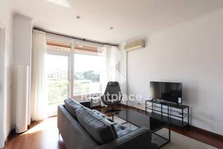Location Appartement à Barri de les Corts. Amplio y luminoso apartamento que consta de salóncomedor con acc