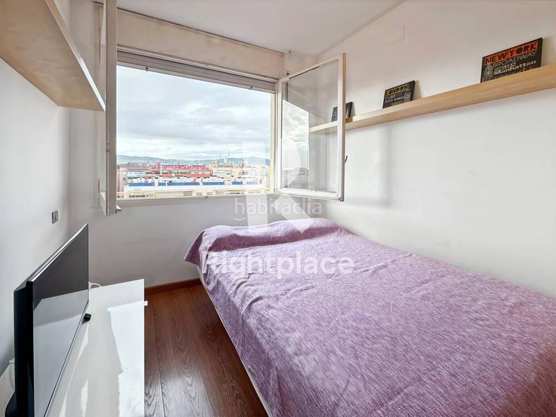 Foto 0e781bd2-7484-4afd-8b5a-d3fc68b88bfe. Estudio en Hostafrancs Barcelona