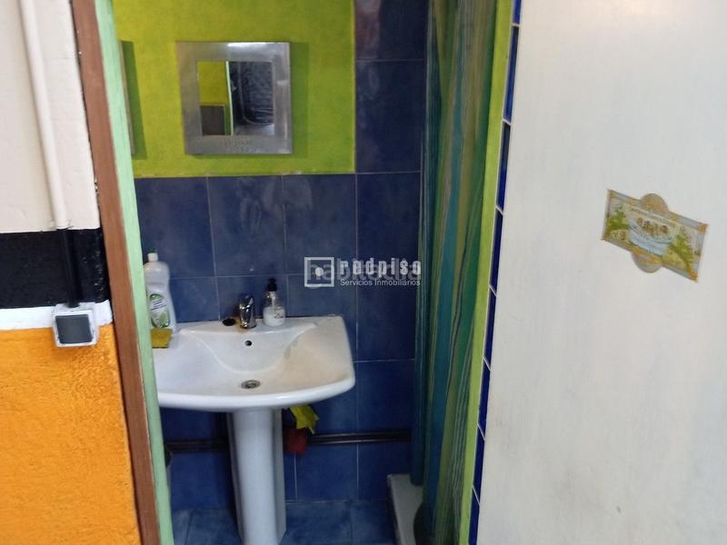 Foto 32ab9072-77ea-4fe5-9e96-bdfd1061e507. Local comercial a Valdeacederas Madrid