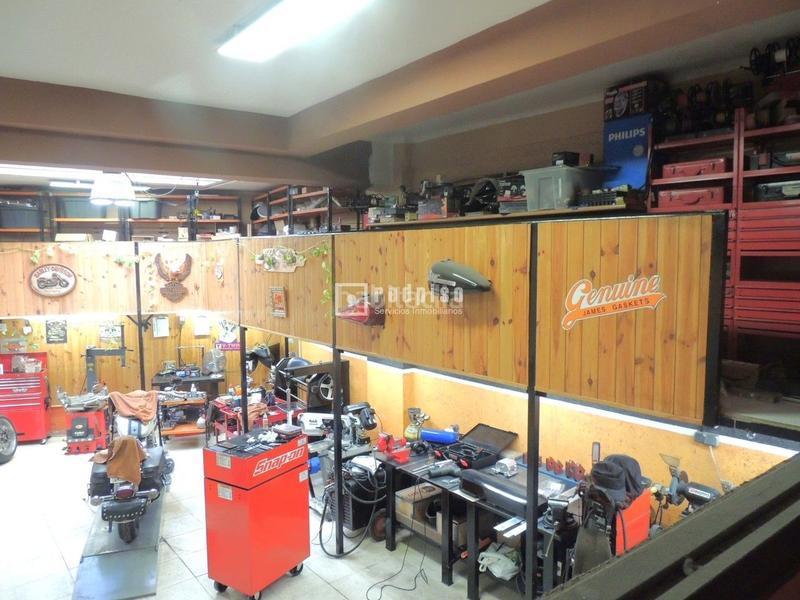 Foto f2816385-2161-4c2d-8cbf-0faf2e15e2f8. Local comercial a Valdeacederas Madrid