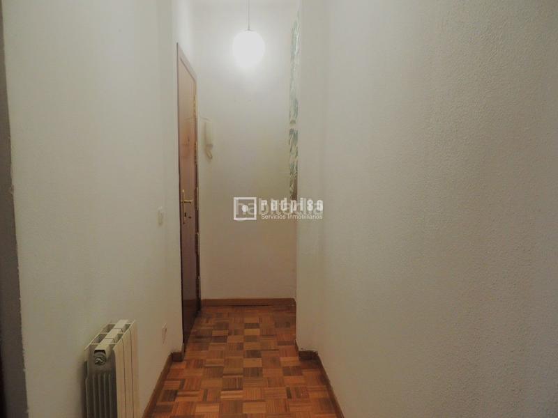 Foto c6cca7b9-e42b-4e9a-b1e5-67473bc89d97. Location appartement avec chauffage dans Valdeacederas Madrid