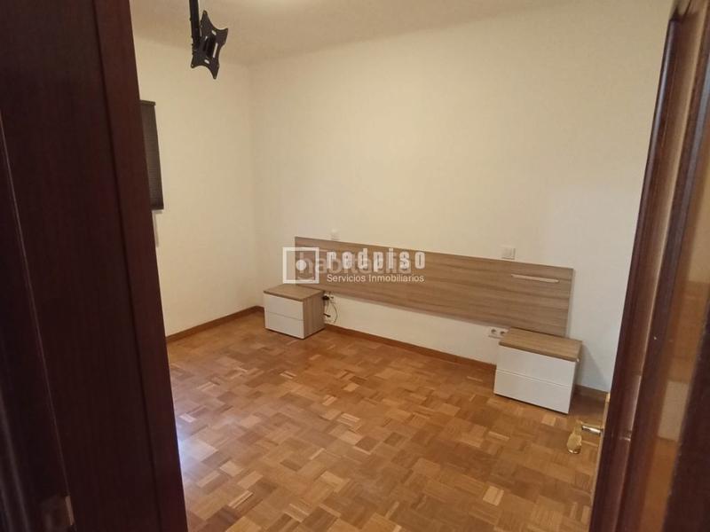 Foto 9eb2868e-8bf8-4a77-9feb-4ab72d6202fe. Rent flat with heating in Valdeacederas Madrid