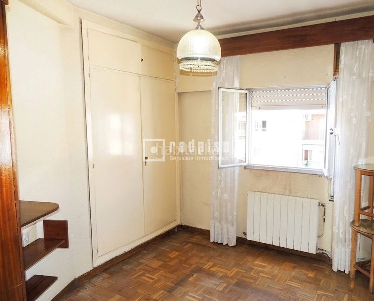 Foto c715d99b-7950-416b-b46f-411b78e86294. Pis amb calefacció a Valdeacederas Madrid