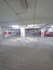 Aparcament cotxe a del Roble 1