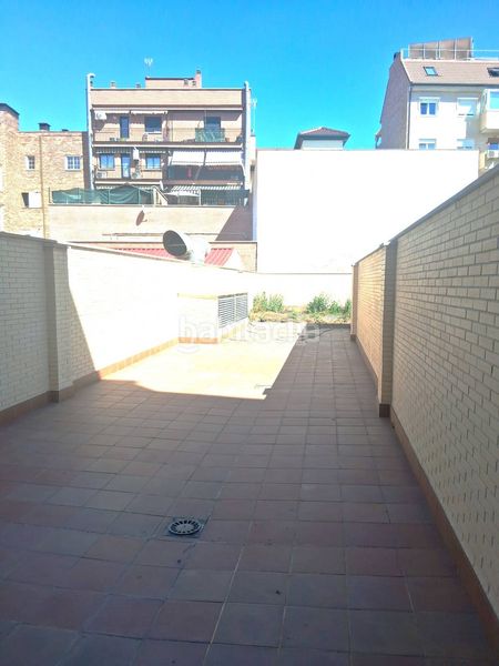 Foto d91df04c-8eb0-4ad5-ad33-d1b33dc2bbf7. Pis amb calefacció aparcament a Valdeacederas Madrid