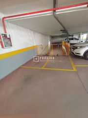 Aparcament cotxe  De la genciana. Se vende plazas de moto