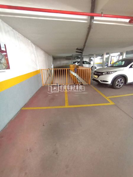 Foto 76f5f8f2-6a8b-46f6-8ad0-7ae150df7bab. Aparcament cotxe a Valdeacederas Madrid