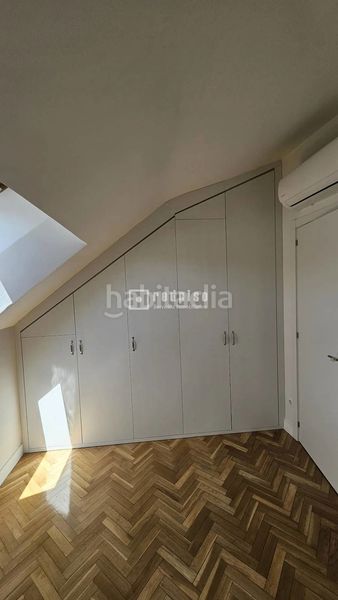 Foto c2a8fb1a-7b5a-41d2-ba4c-4327a52caa93. Àtic amb calefacció a Valdeacederas Madrid