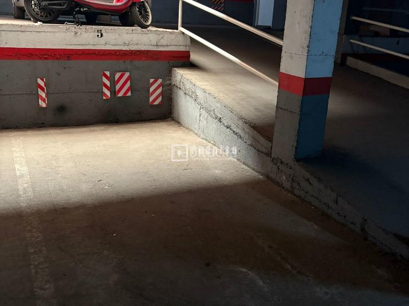 Foto d8cbc920-3d1d-4500-9e95-2d22c6d375c2. Parking coche plaza de garaje en Palomeras Bajas Madrid