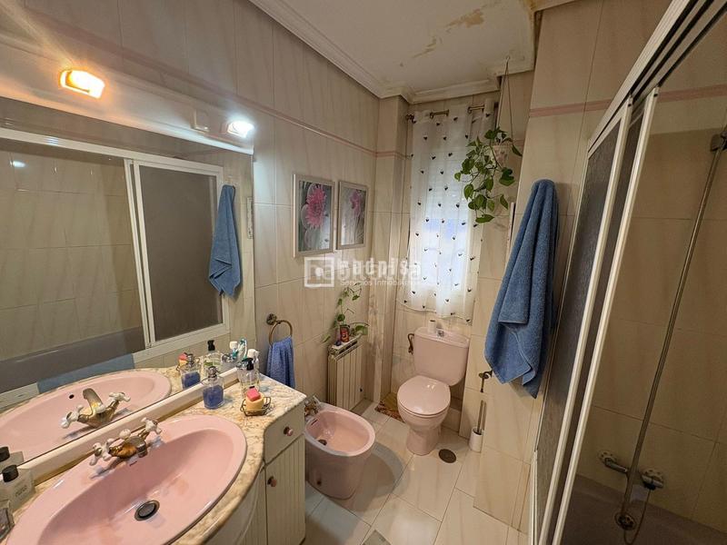 Foto 64dd717b-a80d-4d17-b9c0-ee22051c05a4. Piso estupendo piso en Palomeras Bajas Madrid