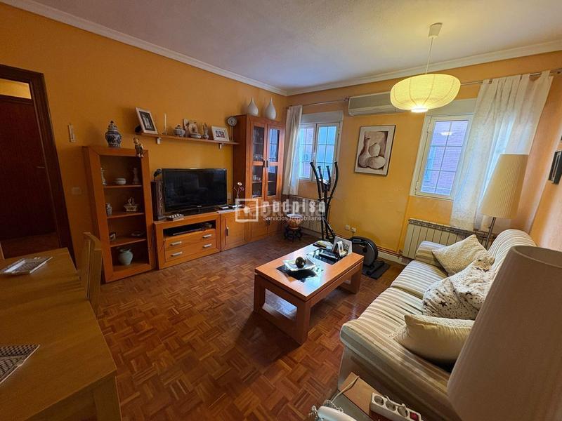 Foto e348314f-f29c-4ccf-9405-605d935b71b5. Piso estupendo piso en Palomeras Bajas Madrid