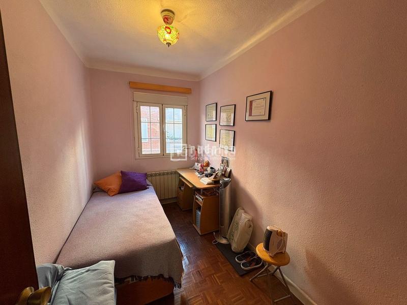 Foto eb4f22a0-5b21-4da7-9c29-414b909f8cc1. Piso estupendo piso en Palomeras Bajas Madrid