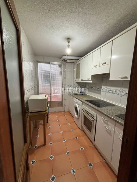 Foto 1c4e7d15-5181-4b84-b1e7-7a841f45dec3. Flat with heating in Opañel Madrid