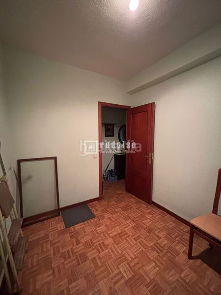 Foto bb7c0bff-e236-4c28-a203-49d1ebf1dd60. Flat with heating in Opañel Madrid