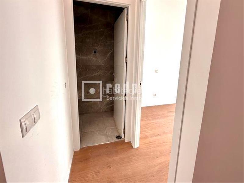 Foto 0a95b8f3-4804-4ffe-a3e7-a4e9f9a45c1b. Pis a Villaverde Alto Madrid