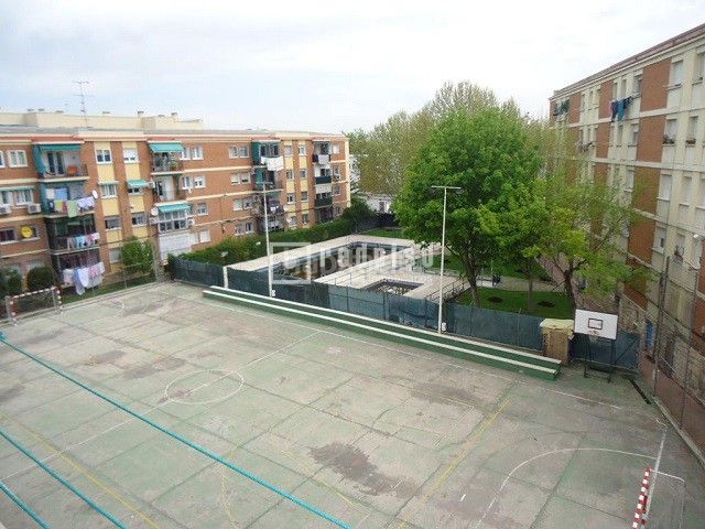 Foto a04b858a-8252-433c-8c7d-06e8a9bfdb46. Pis amb calefacció piscina a Villaverde Alto Madrid